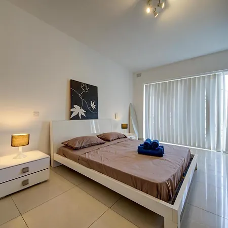 Saint Julians Spacious 公寓